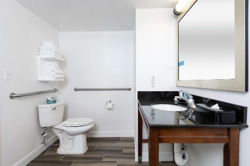 Hampton Inn By Hilton And Suites Raleigh/Cary I-40 (PNC Arena) image 1