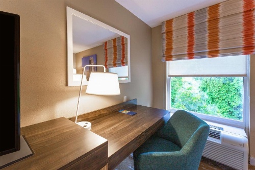 Hampton Inn By Hilton And Suites Raleigh/Cary I-40 (PNC Arena) image 5